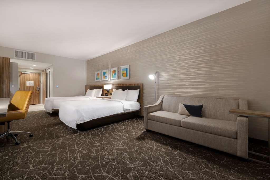 Hilton Garden Inn Anaheim Resort Room photo